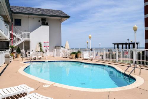 Virginia Beach Oceanfront Studio with Serene Views! Main image 2